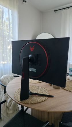 LG UltraGear 27" 4K Gaming Monitor (120Hz/1ms IPS) - Scratched Screen