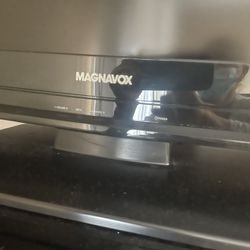 35 inch TV with DVD both works great