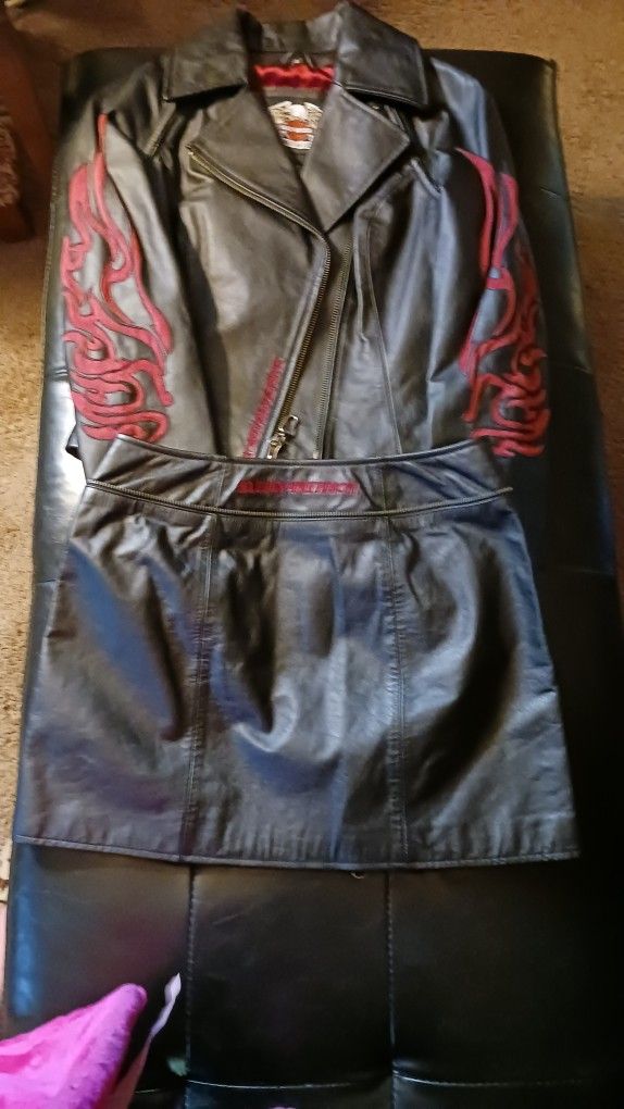 Vintage Harley Davidson Women's Leather 5 Piece Outfit