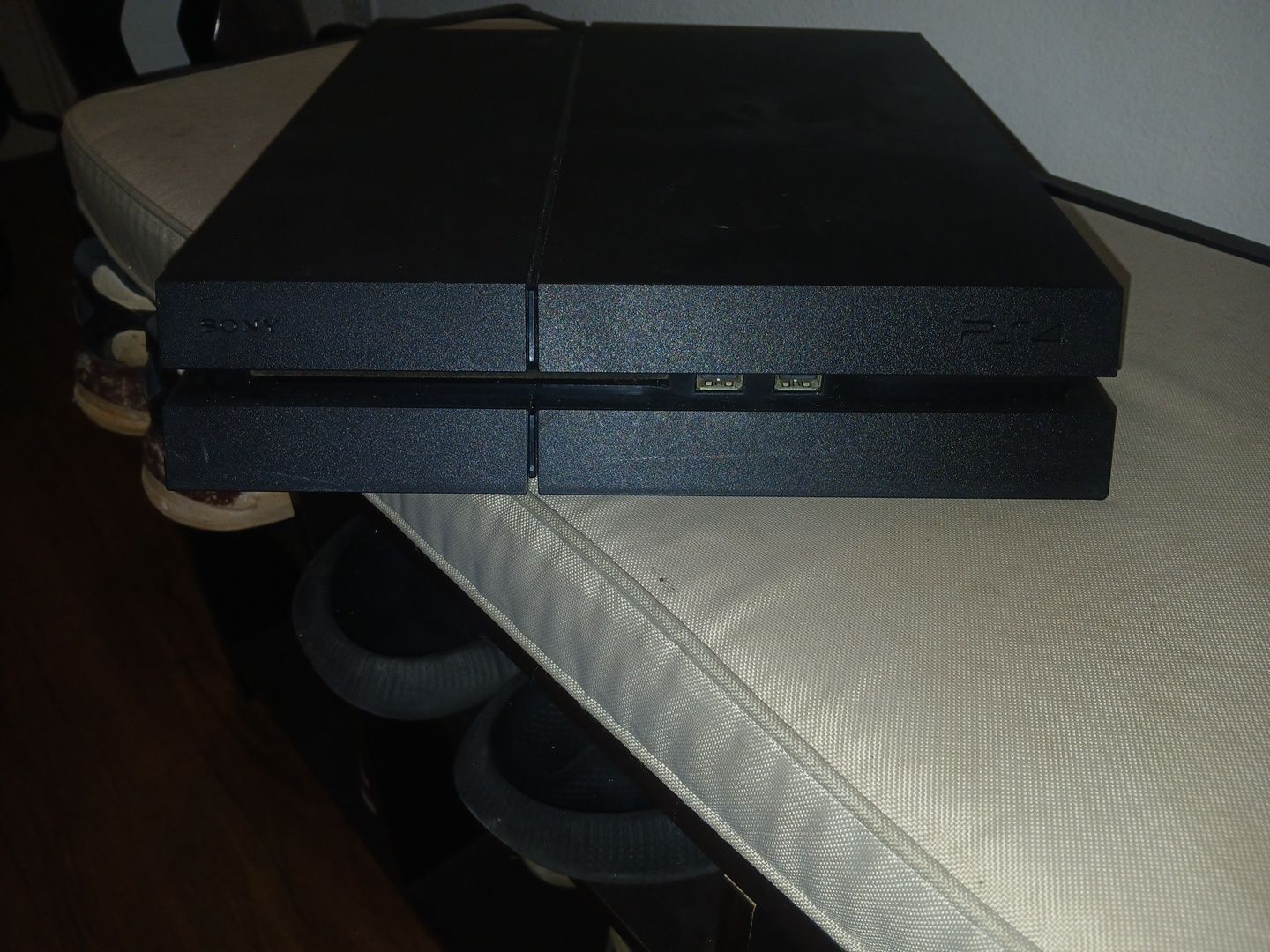 Ps4 console
