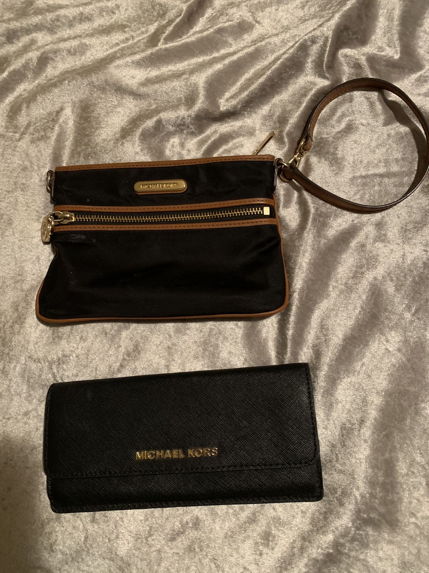 Michael Kors wallet and wristlet