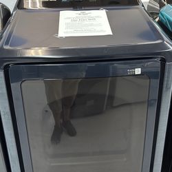 Pet Parent-Friendly 🐶🐱 Vented Gas Dryer, 7.4 cu ft, Removes Pollen & Pet Odors @$550 Off MSRP!