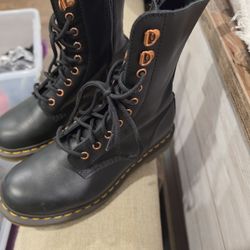 Dr. Martin's Boots 8