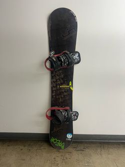 Lib Tech Skate Banana used with Burton bindings.