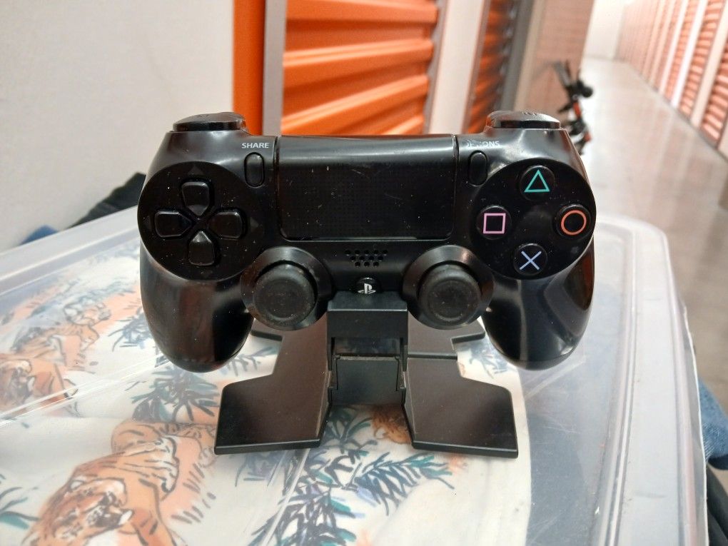 PS4 Controller