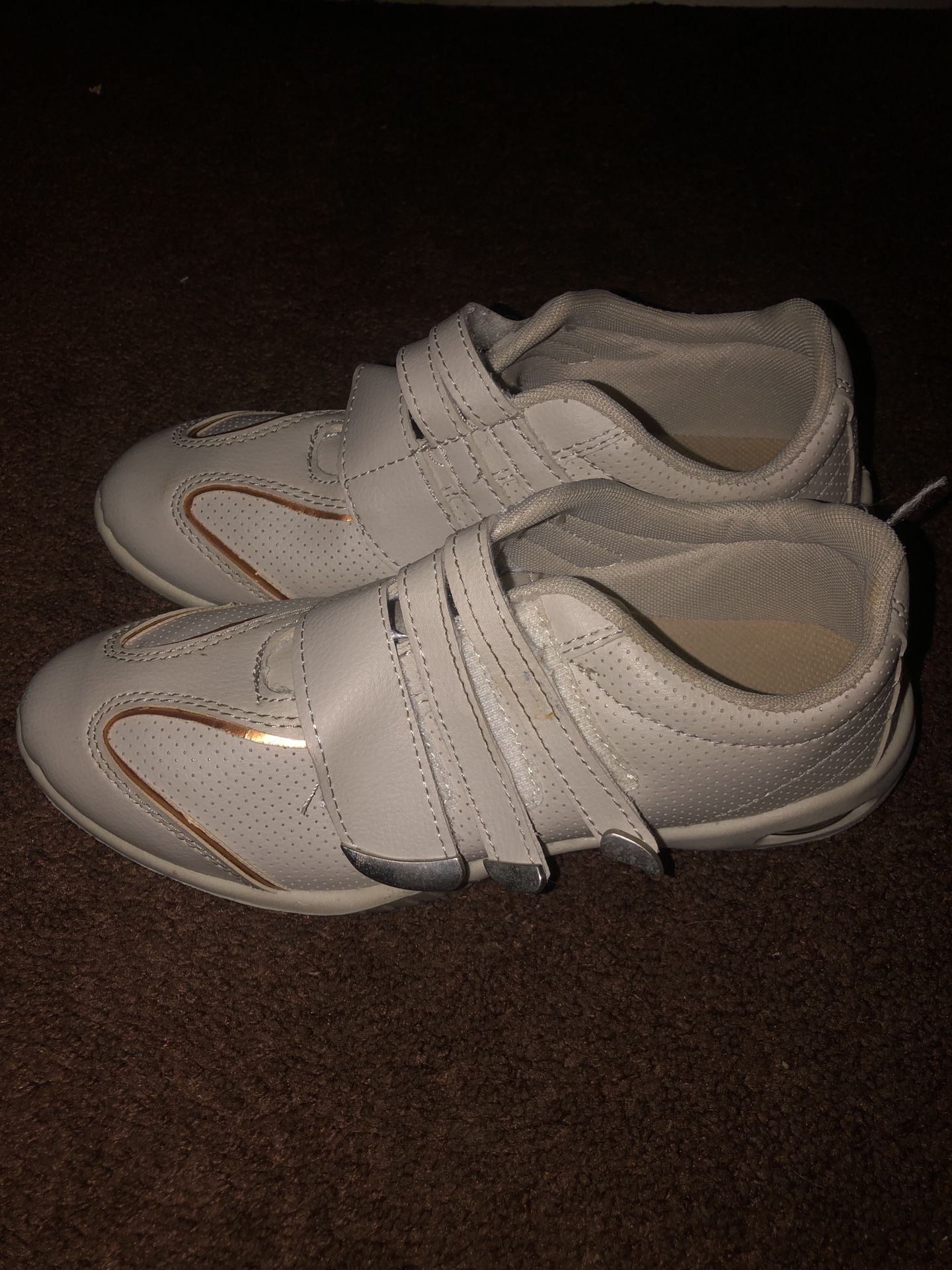 Shoes size 7