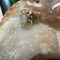 14k Engraved Ring With Opal And Diamonds 