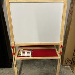 Adjustable Wooden Easel for Kids, Standing Art Easel Brand New - On Display - small crack during shipping $20 Cash or E-pay RI Daily Deals Message for