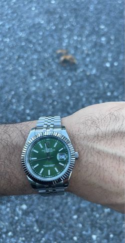 Green sub watch