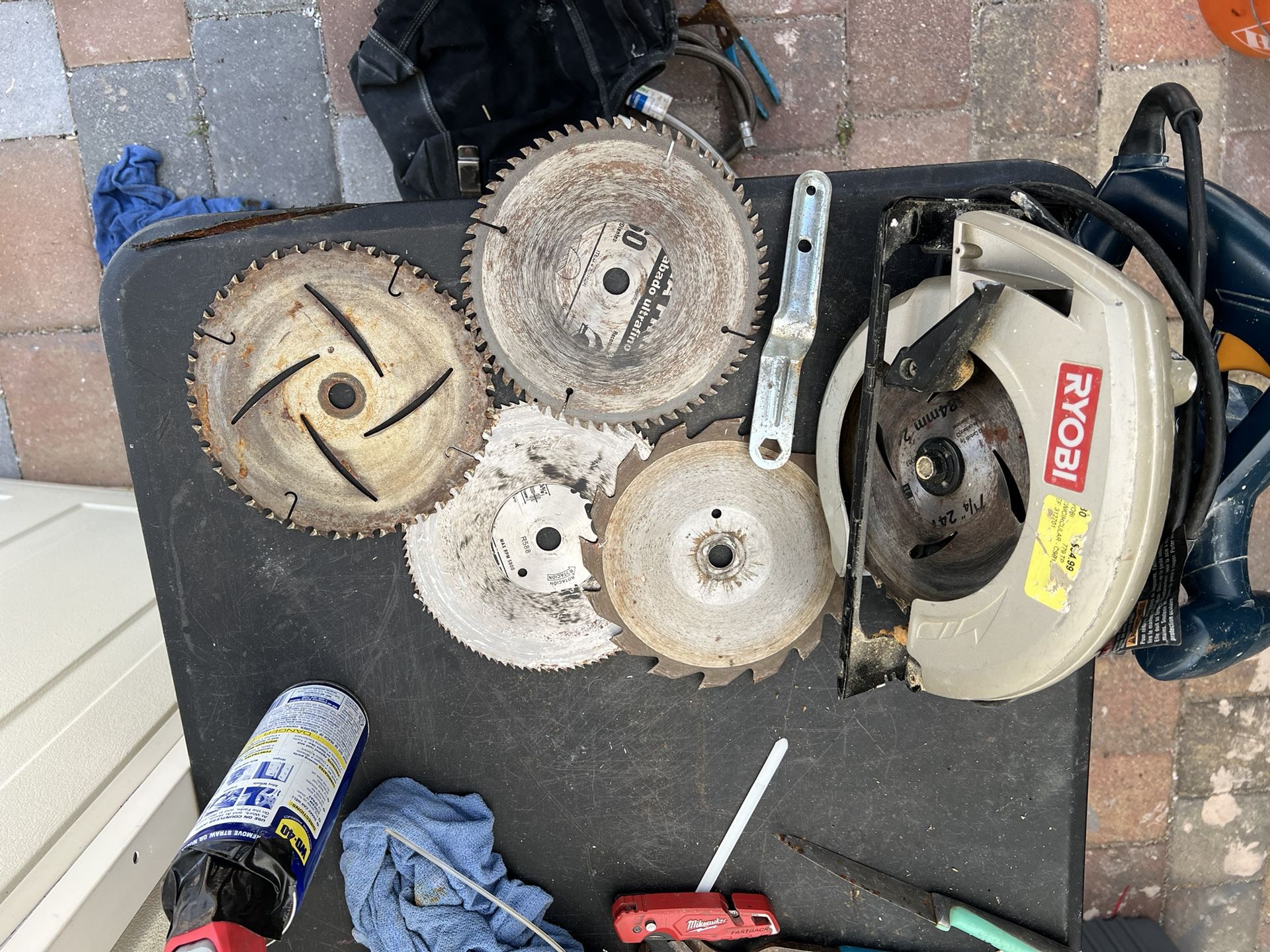Circular Corded Saw Used Working Perfect / 5 Blades 