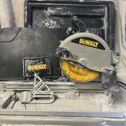 DEWALT 10IN HIGH CAPACITY WET TILE SAW WITH STAND D36000S Free Delivery within Wa/Northern Oregon.