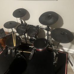 Alesis Crimson II Electronic Drum Kit + Tama Iron Cobra Double Bass Pedal