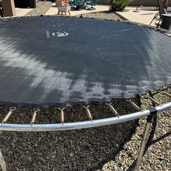 Free Trampoline 
