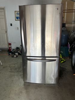 New LG refrigerator
