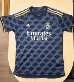 Real Madrid 2023/24 Away Jersey - Vini Jr. #7 (Size L - Fan Version)