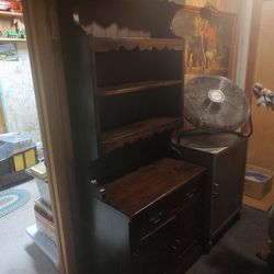 Pine hutch With Cabinet And Shelves.