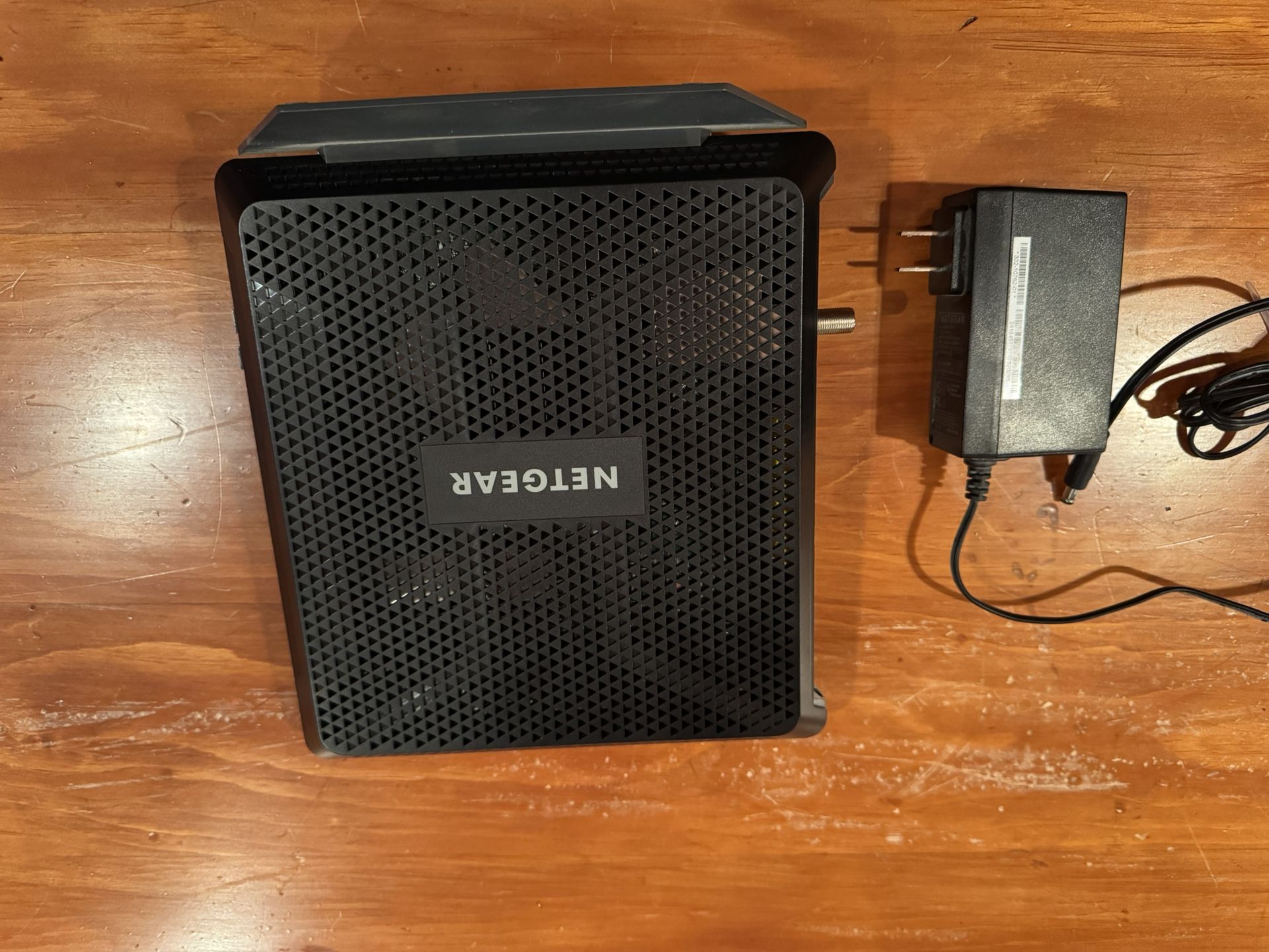 Netgear AC1900 WIFI Cable Modem Router