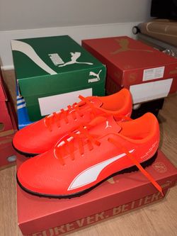 PUMA Vitoria II Turf Soccer Cleats – Size 8