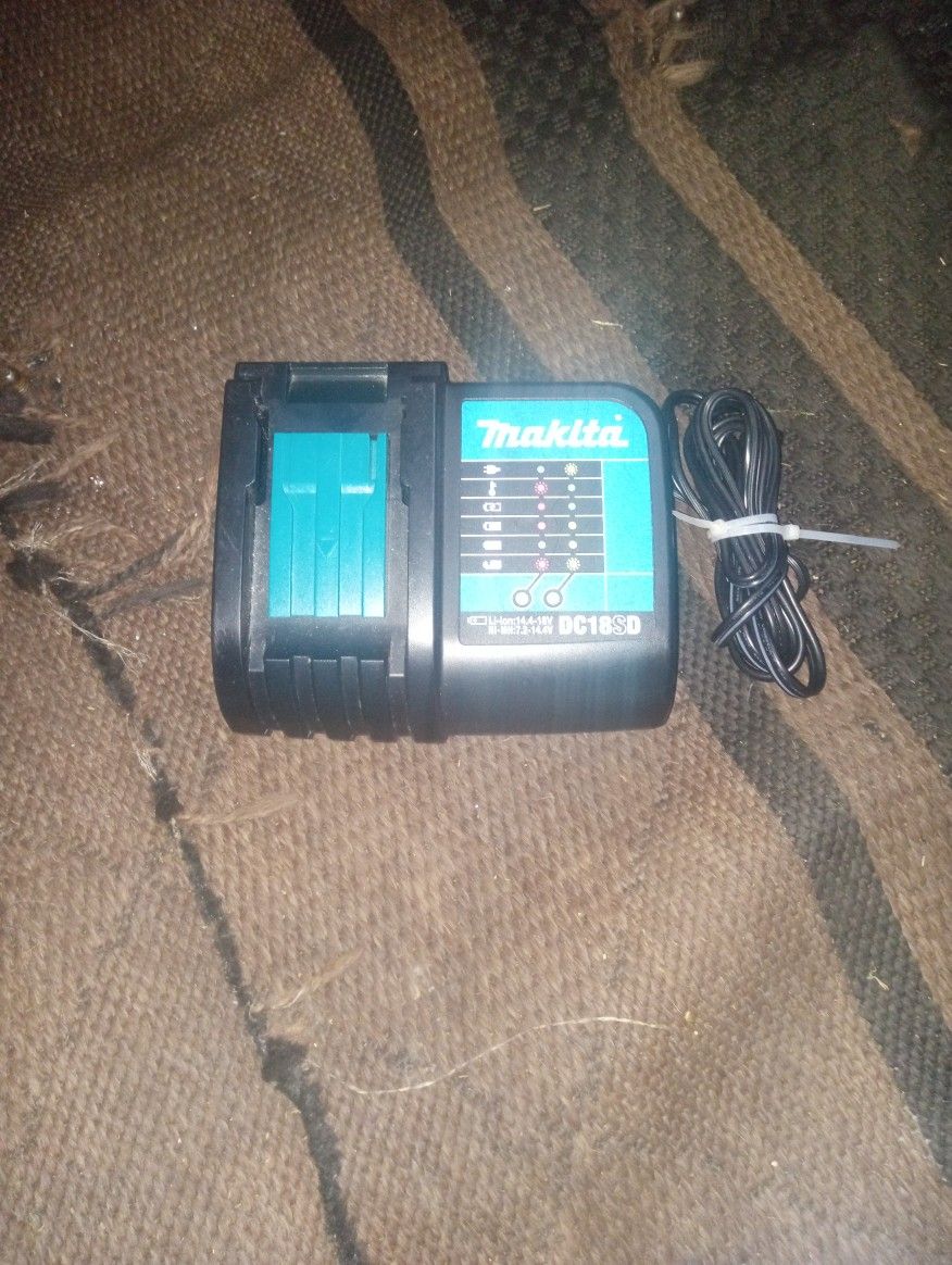 Makita Charger 18v