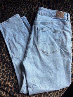 American Eagle Mom Jeans