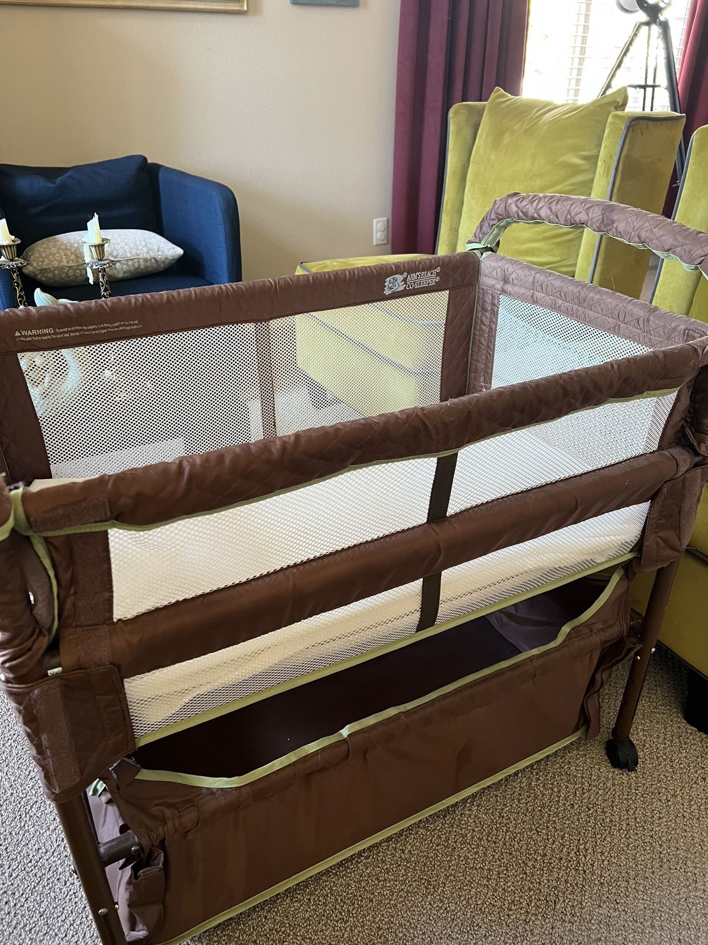 Arm's Reach Clear-Vue Co-Sleeper Bassinet