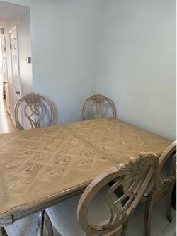 Dinning room table and chairs