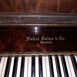 Hallet Davis Piano