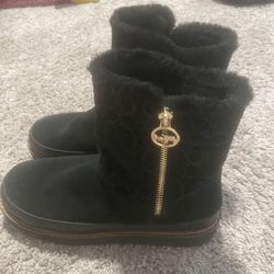 Coach Women’s ISA Black Suede Warm Fuzzy Snow Boots Size 9B NIB C7022