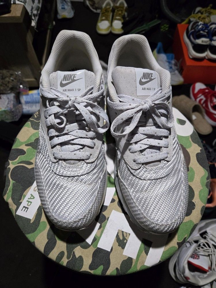 Mens Size 8.5 Women's Size 10- Nike Air Max 1 SP The Monotones Vol. 1 Excellent Condition