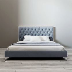 Queen bed frame / cama queen de piel