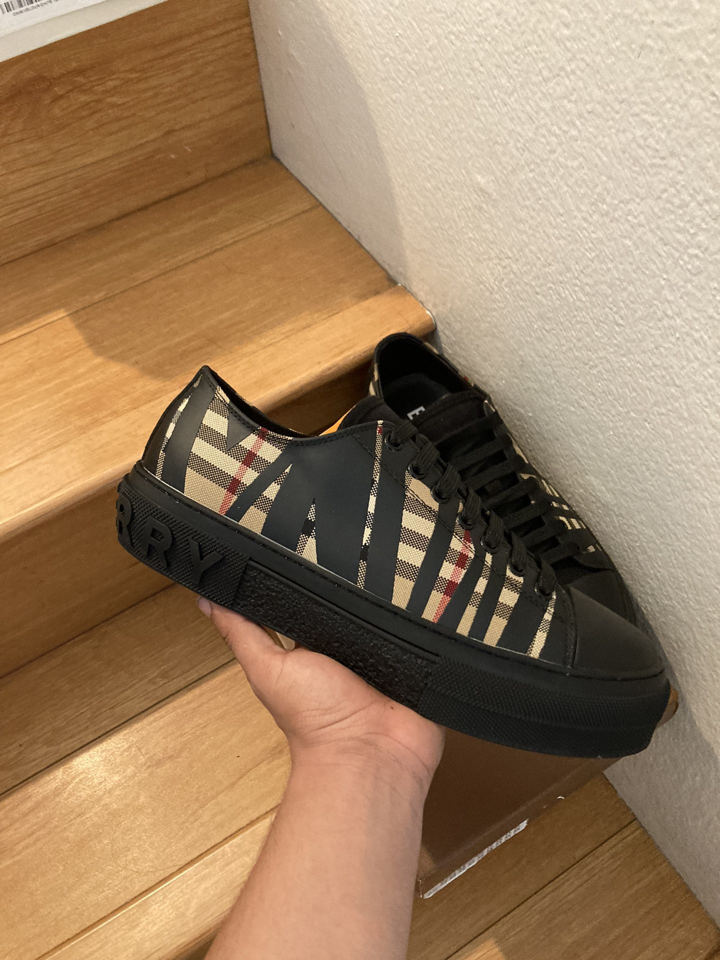 Burberry Shoes Black