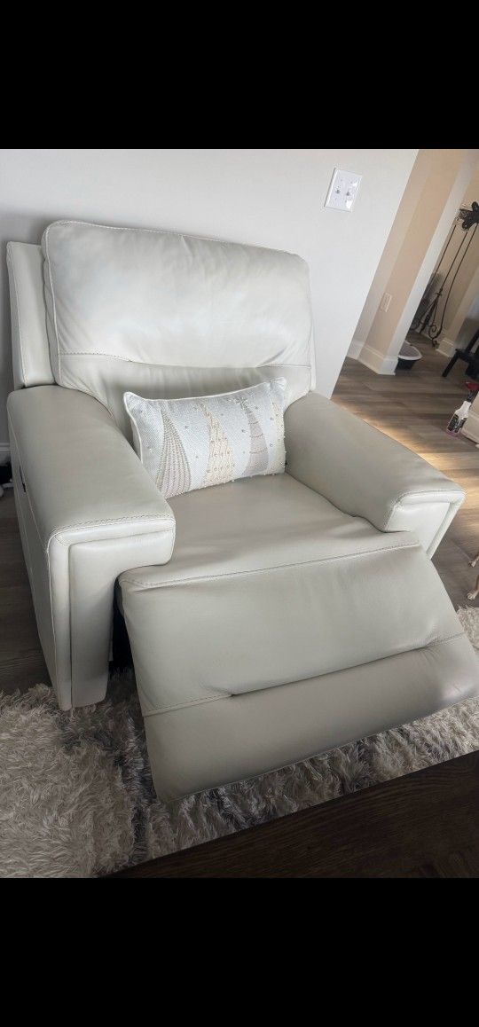 Electric White Leather Love Seat. Recliner