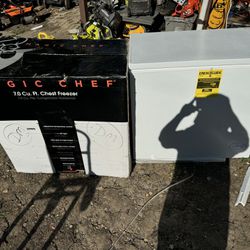 New Magic Chef 7 cu ft Chest Freezer