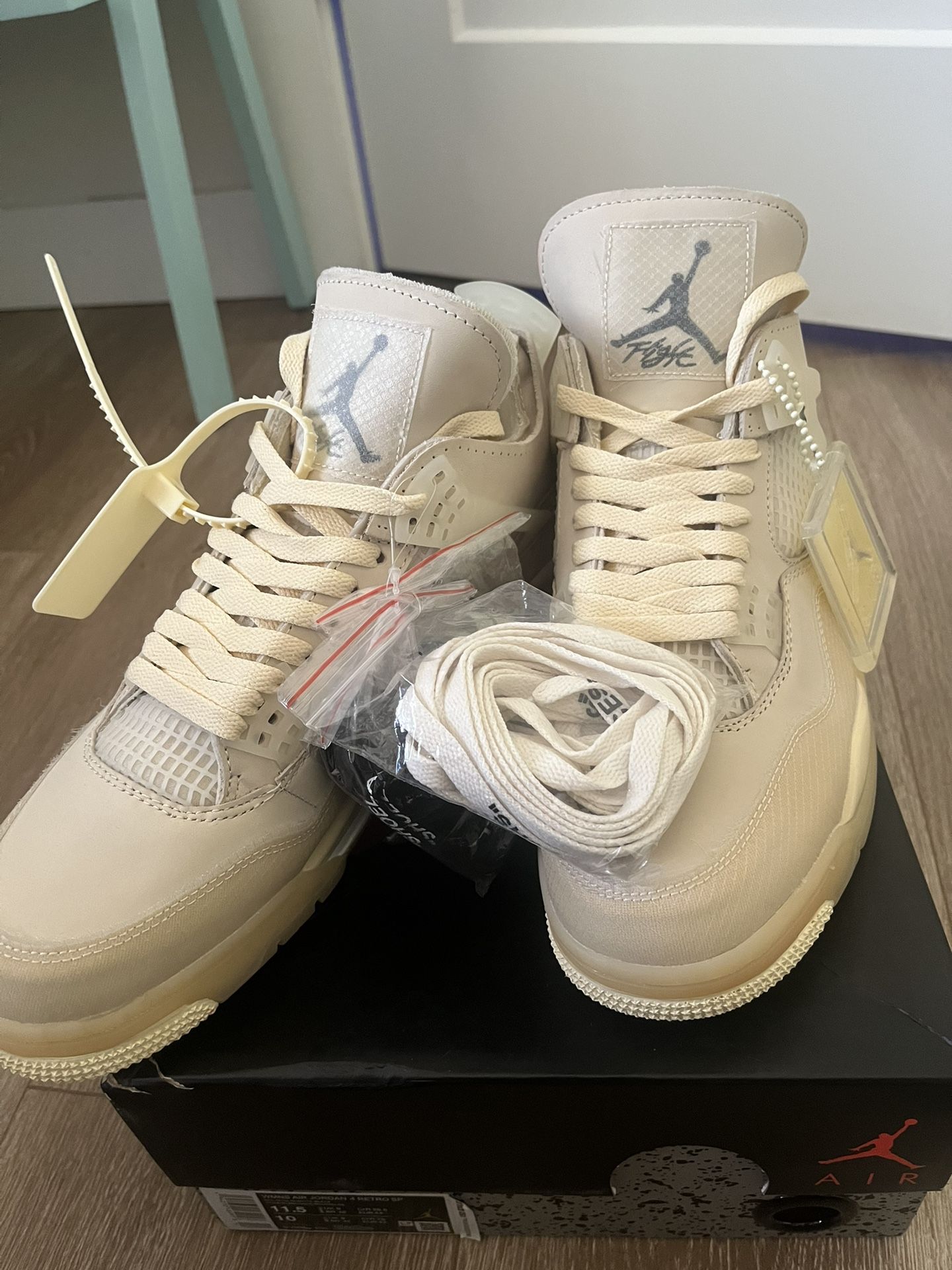 Jordan 4 Retro Off-white Sail