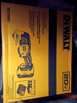 DeWalt 20 volt multi tool with 4.0 battery and fast charger