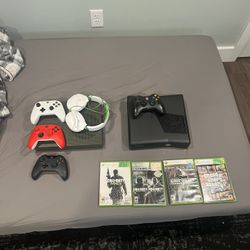 Xbox One S And 360 With Vintage Games