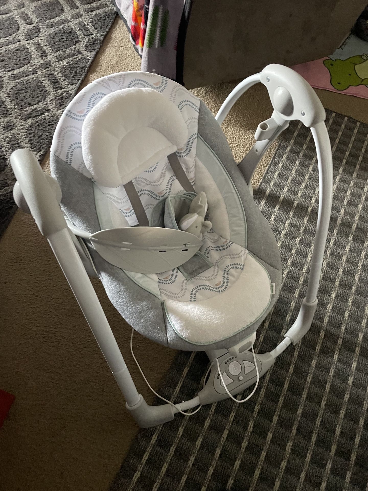Ingenuity 2-in1 Compact Portable Swing 2 Baby Seat