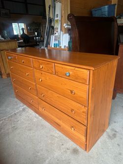 Beautiful, solid pine excellent condition long light dresser