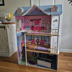 Large Barbie or Doll House