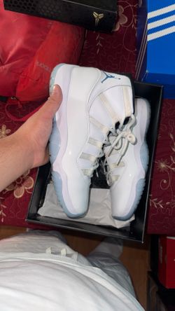 Air Jordan 11 Legend Blue