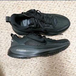 Nike Vomero 18 All Black Women's Size6
