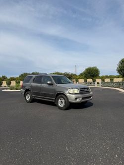 2004 Toyota Sequoia SR5