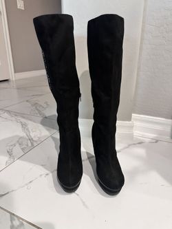 Jenifer Lopez Heels Knee