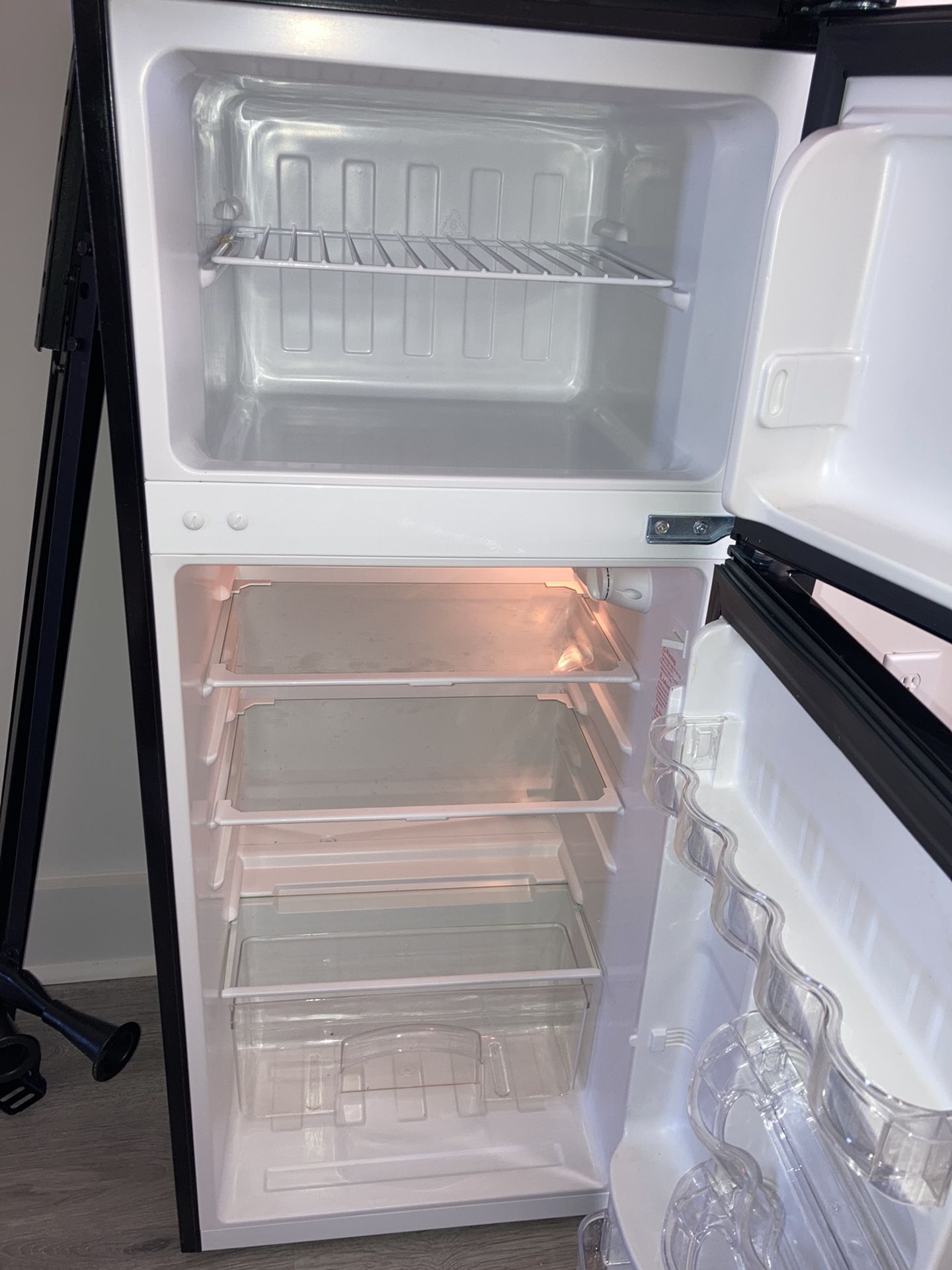 3 1/2’-4’ Refrigerator  
