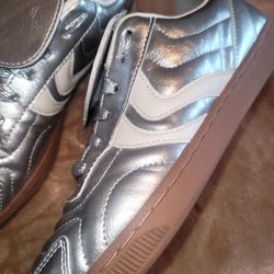 Ladies 8.5 Silver