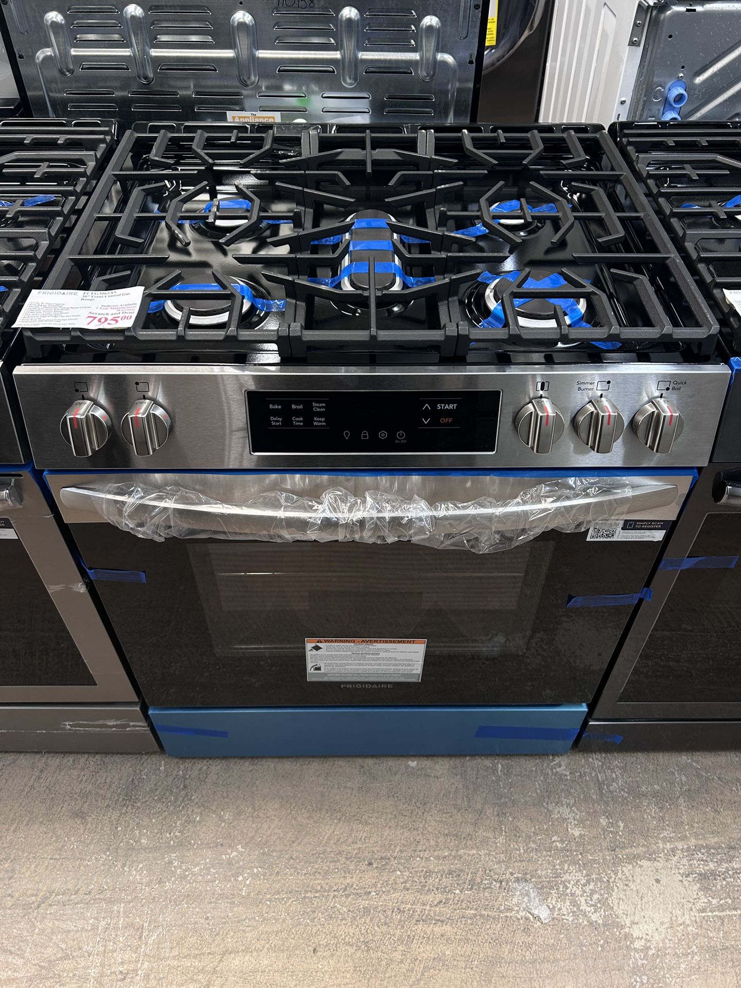 New Frigidaire 5.1 Cu Ft Gas Slide In Range