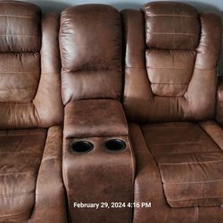 Raymour and Flanigan Leather Entertainment Loveseat 