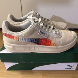 Puma Tennis Shoes Size 9.5