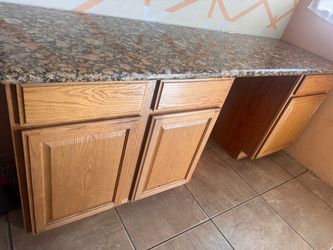 Stone/cabinets