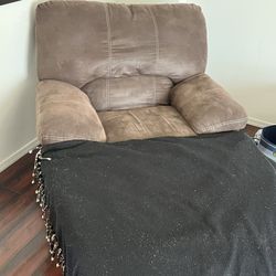 Lounger With Recline Back